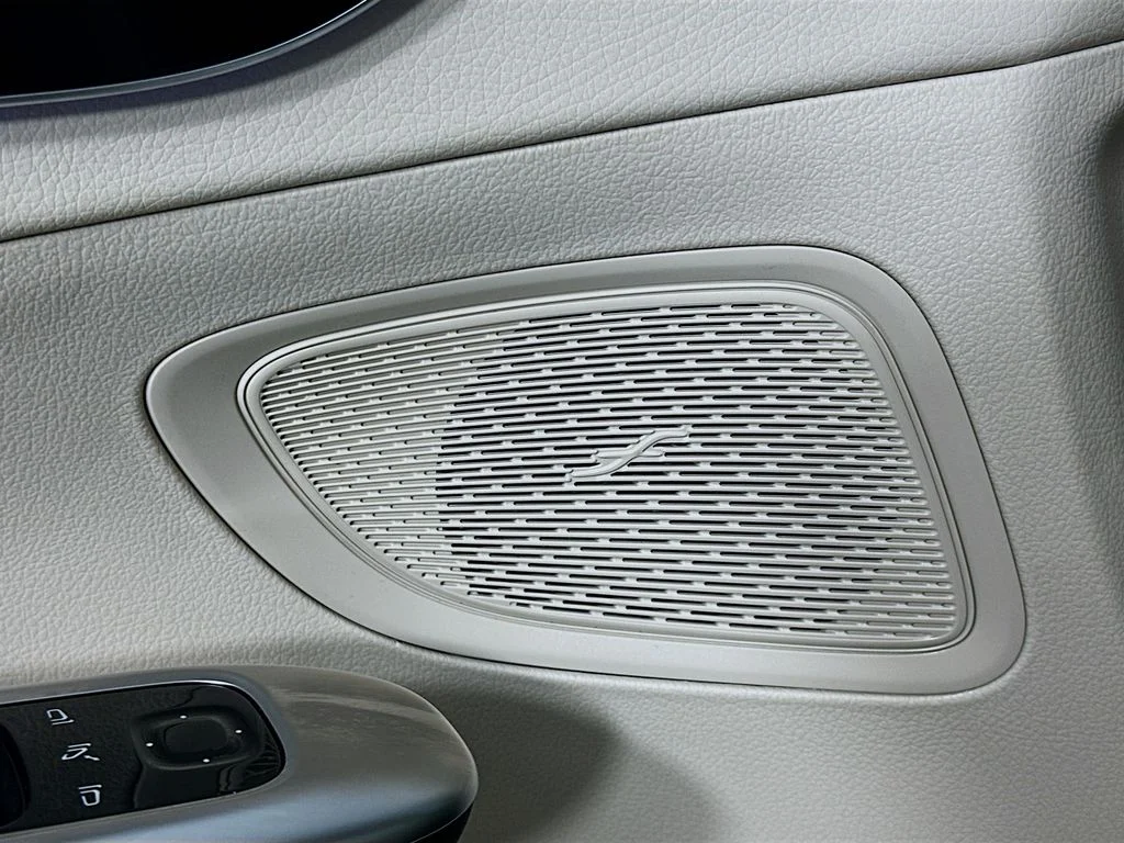 Used 2024 White Mercedes-Benz C 300 image 19