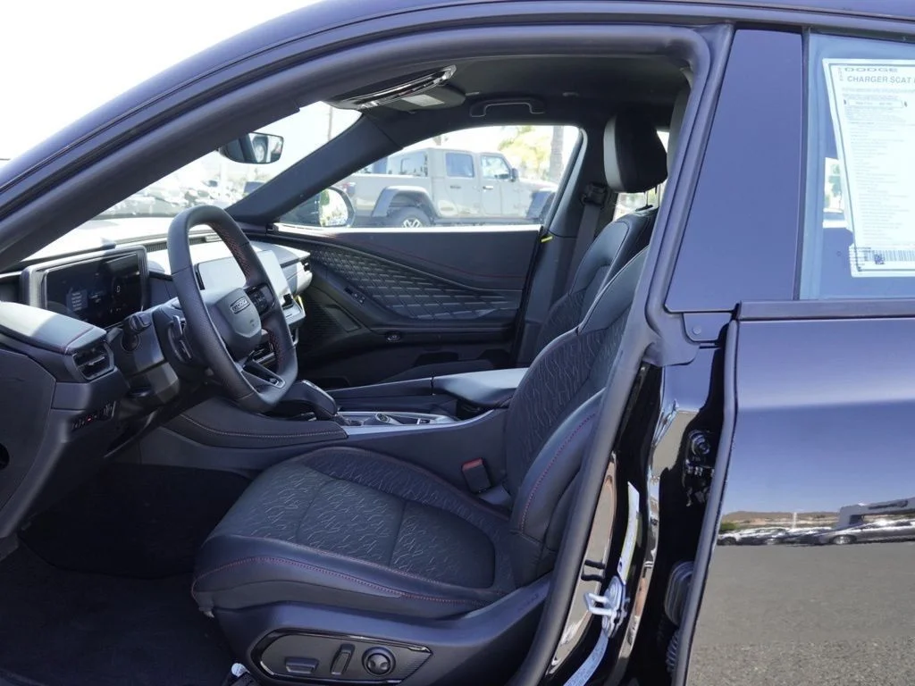 New 2026 Diamond Black Crystal Pearlcoat Dodge R/T Scat Pack image 16