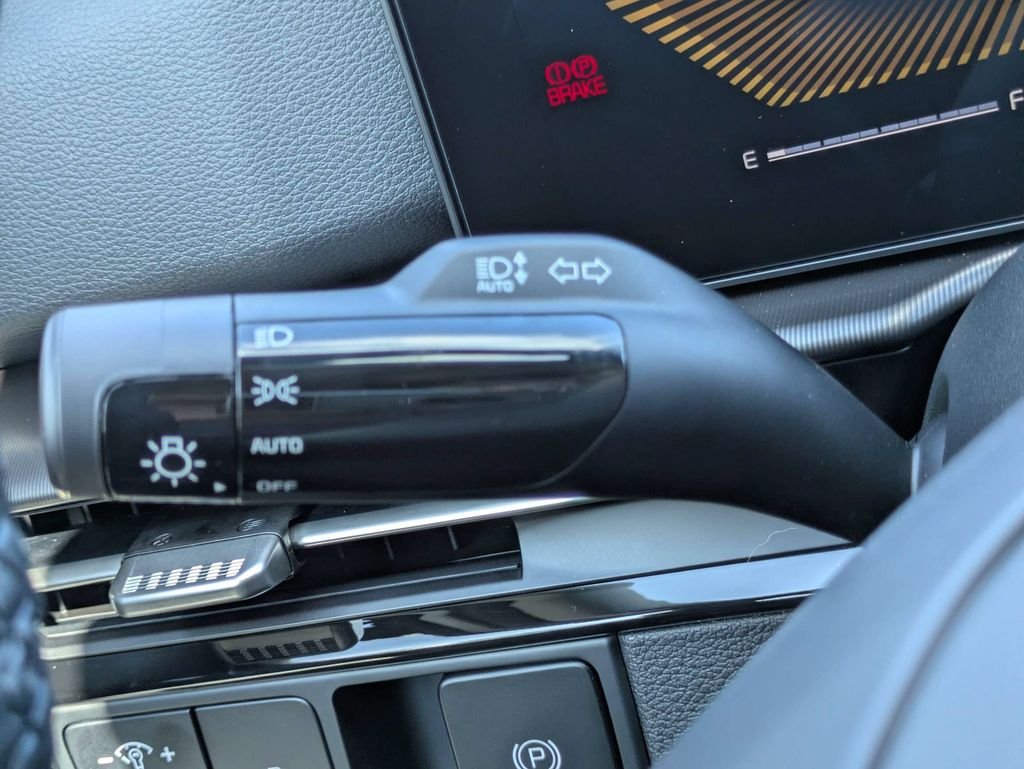 New 2026 Glacial White Pearl Kia EX image 27