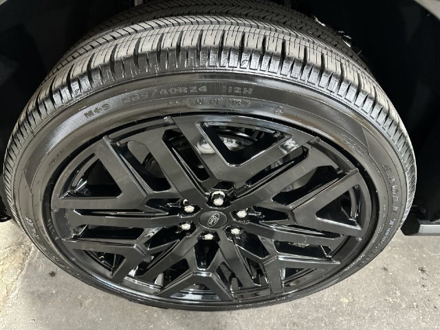 New 2027 Agate Black Metallic Ford Platinum image 23