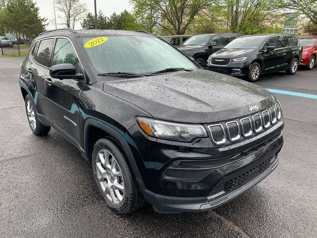 Used 2022 Black Jeep Latitude Lux image 8