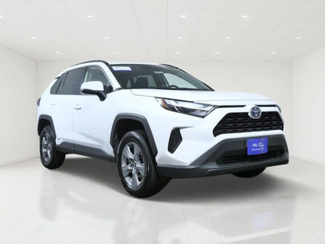 Certified Used 2022 White Toyota XLE image 1