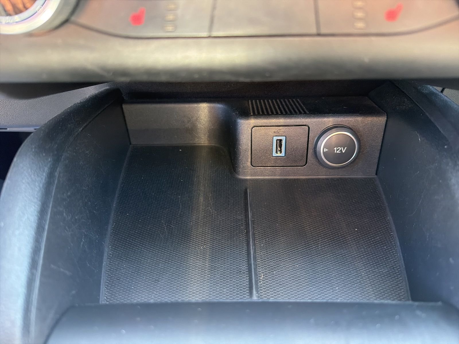 Used 2020 Green Ford SE image 19