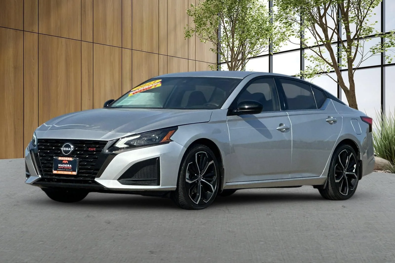 Used 2023 Silver Nissan 2.5 SR image 8