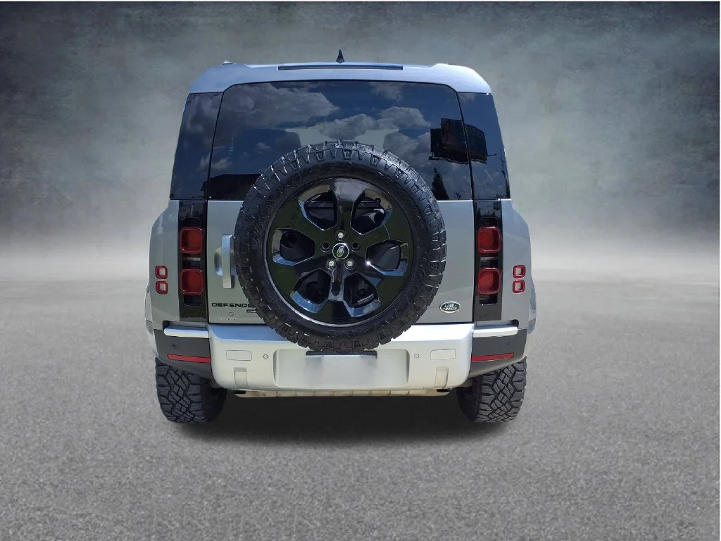 Used 2023 Black Land Rover SE image 6