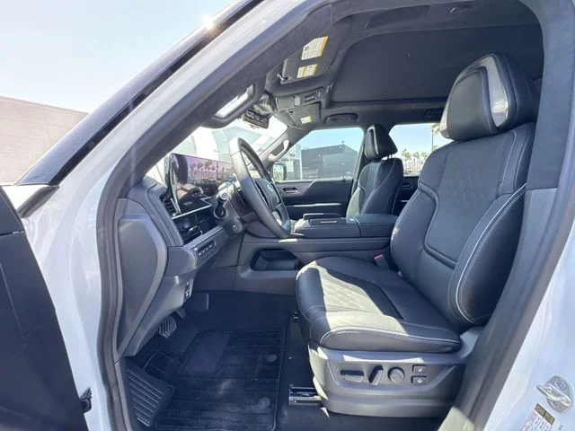 New 2026 Black INFINITI AUTOGRAPH image 10