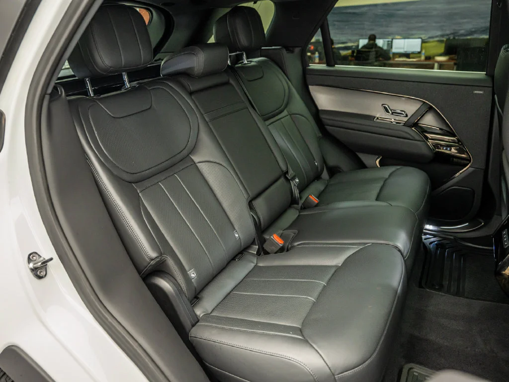 Used 2026 Fuji White Land Rover SE image 45