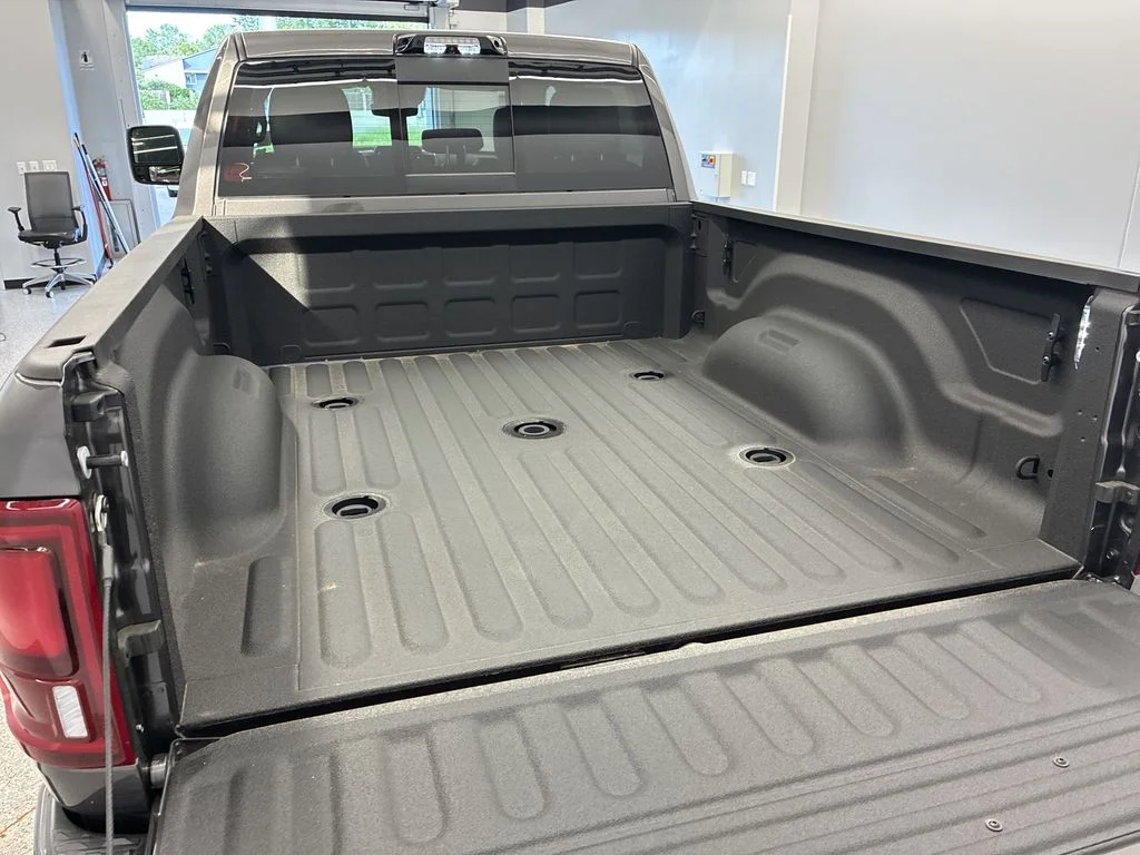 New 2026 Granite Crystal Metallic Clear-Coat Exterior Paint Ram Laramie image 11