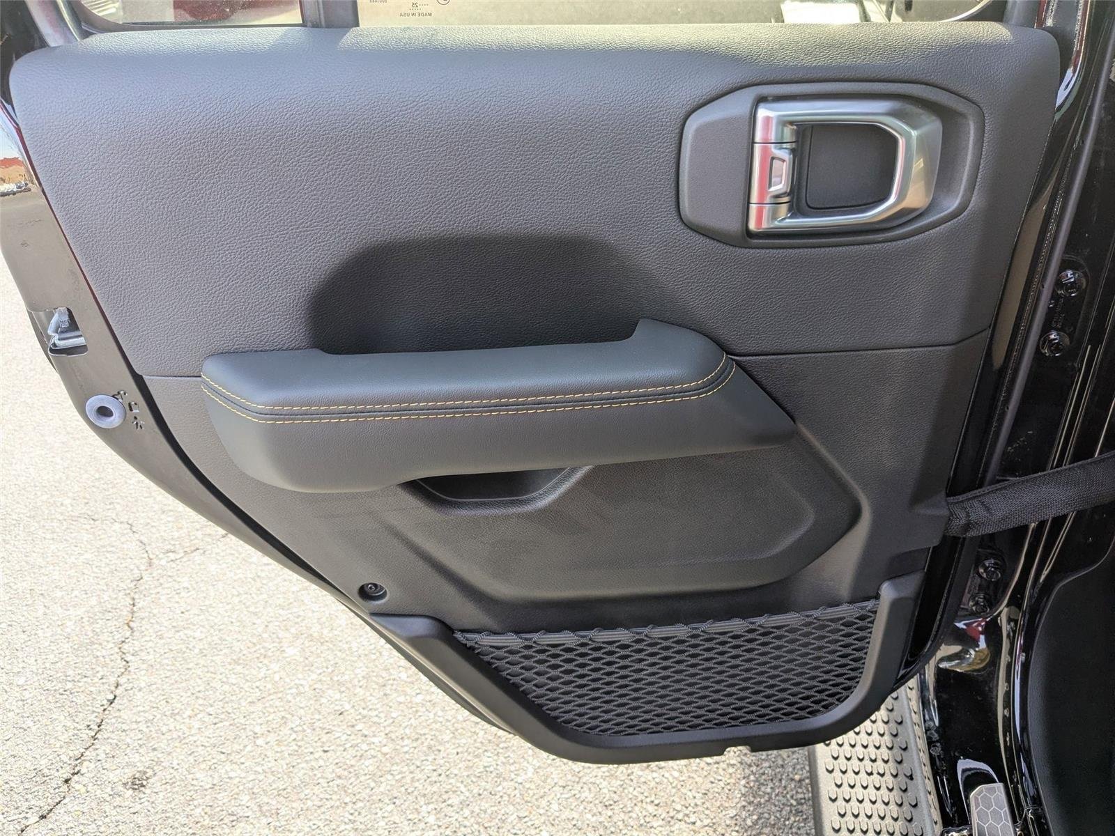 2025 Jeep Wrangler 4-Door Sahara - Photo 23
