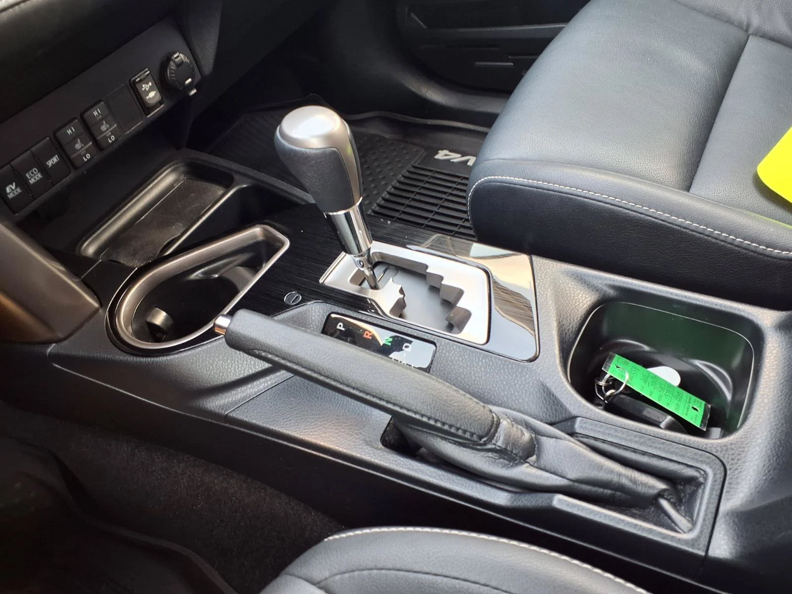 Used 2018 Aqua Toyota Hybrid Limited image 13