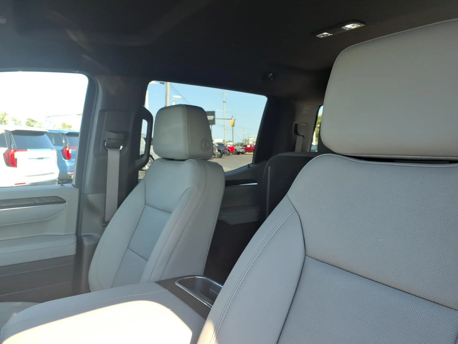2026 GMC Sierra 1500 SLT - Photo 13