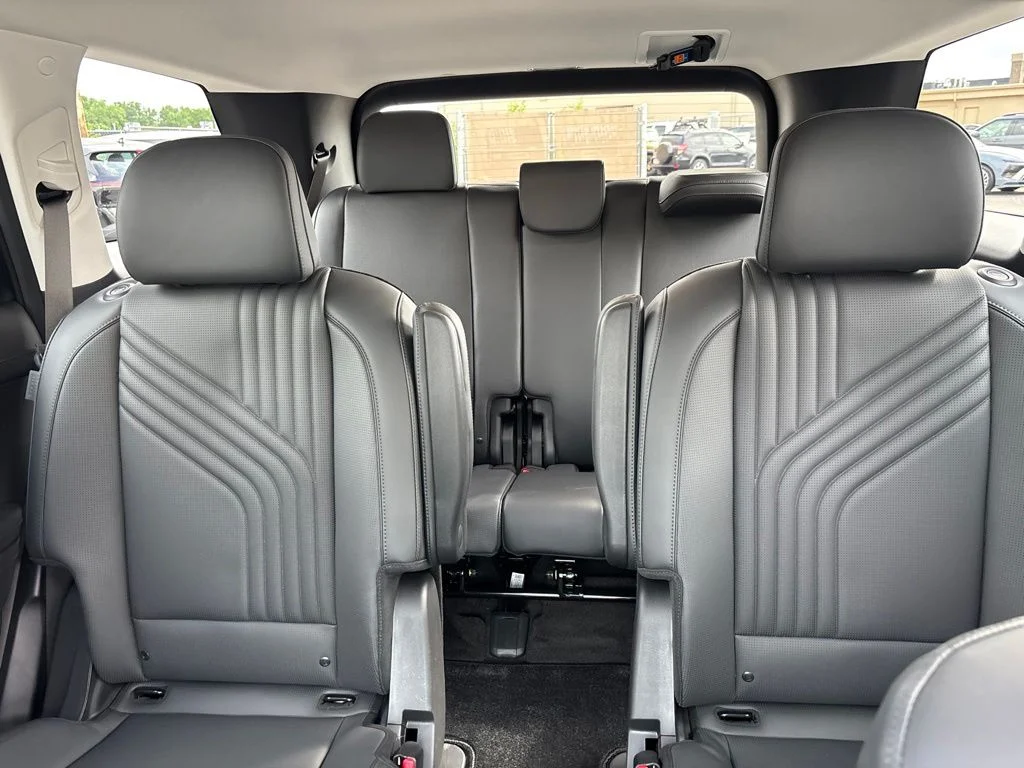 Certified Used 2026 Black Hyundai SEL Premium image 20