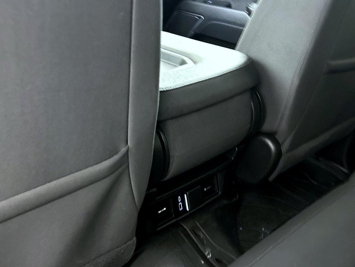 Used 2024 Summit White Chevrolet LT image 21