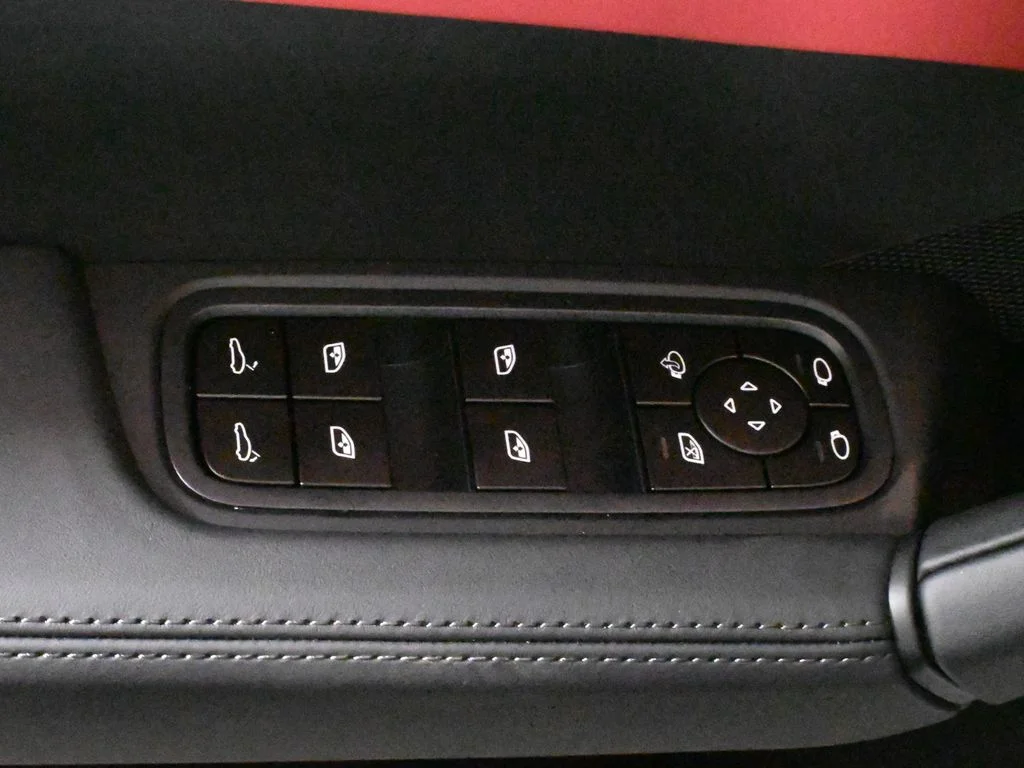 Used 2026  Porsche S image 33