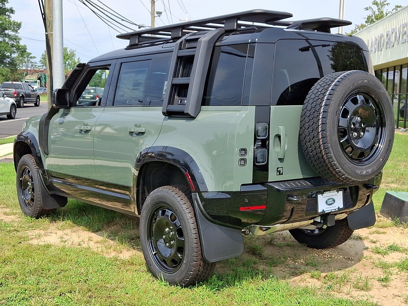 New 2026 Keswick Green Land Rover Trophy Edition Keswick image 4