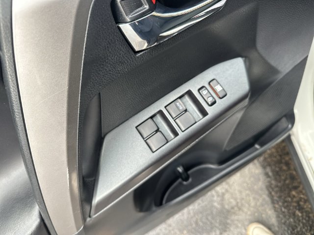 Used 2018 White Toyota XLE image 24