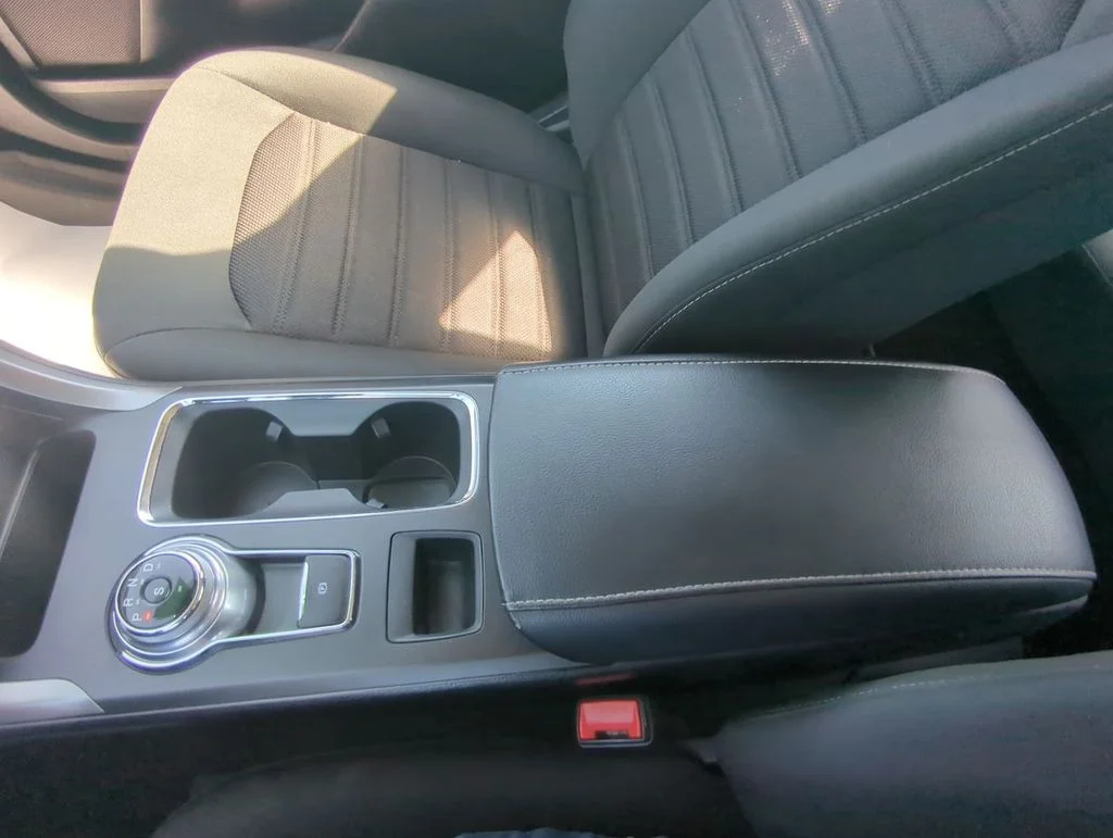 Used 2020 Black Ford SE image 21