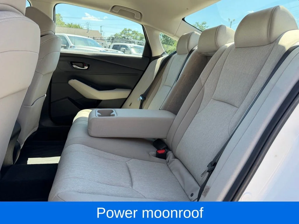 Used 2023 White Honda EX image 15