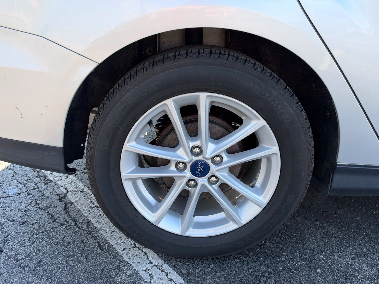 Used 2018 Silver Ford SE image 32