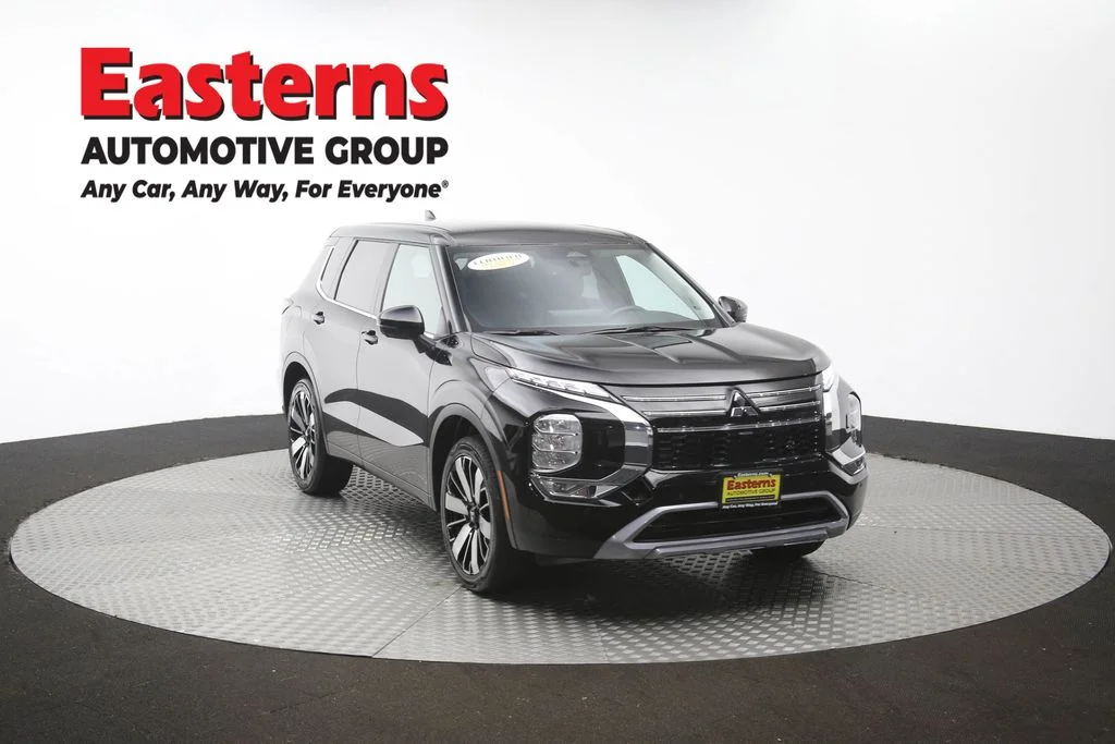 Used 2025 Black Mitsubishi SE image 51