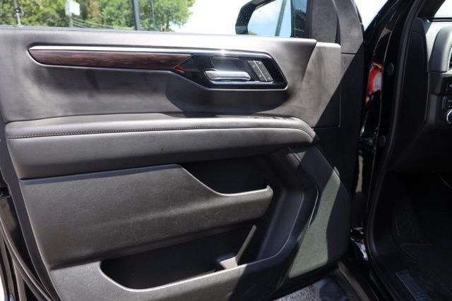 Used 2025 Black Chevrolet Z71 image 19
