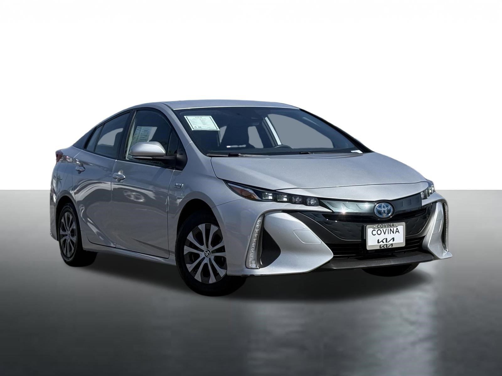 Used 2022 Toyota Prius Prime XLE with VIN JTDKAMFP8N3227623 for sale in Covina, CA