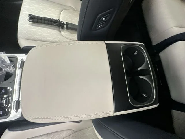 New 2026 Snow White Pearl Kia SX image 24