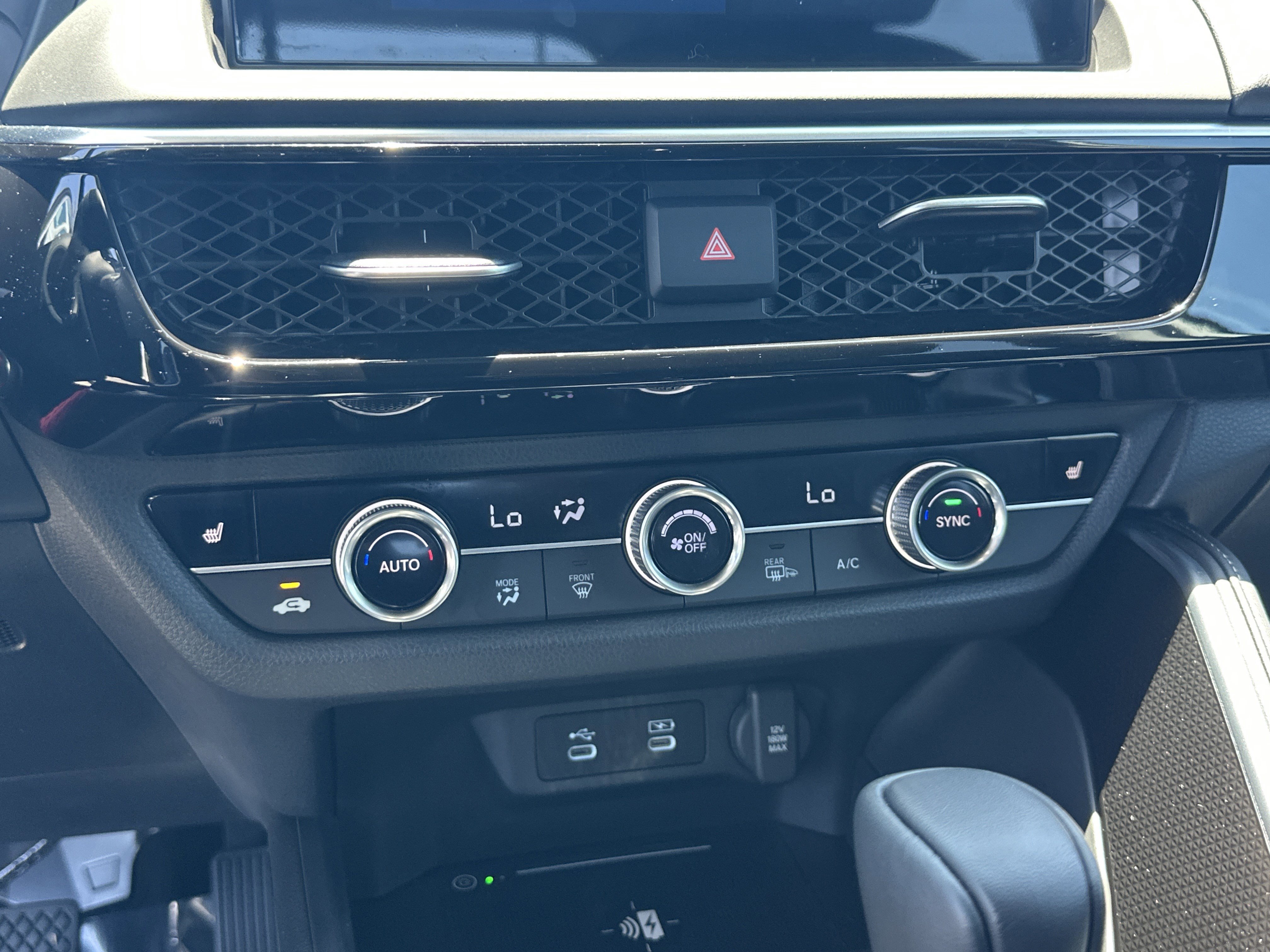 Used 2025 Platinum White Pearl Acura Base image 35