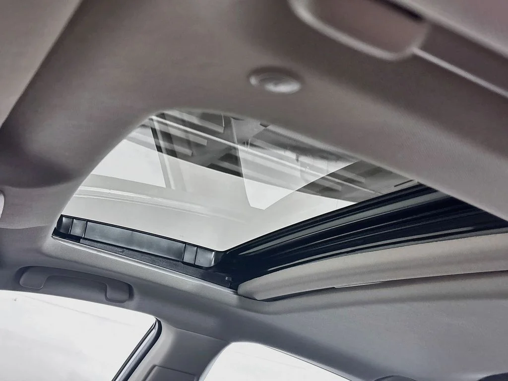 New 2026 Platinum White Pearl Honda Touring image 19