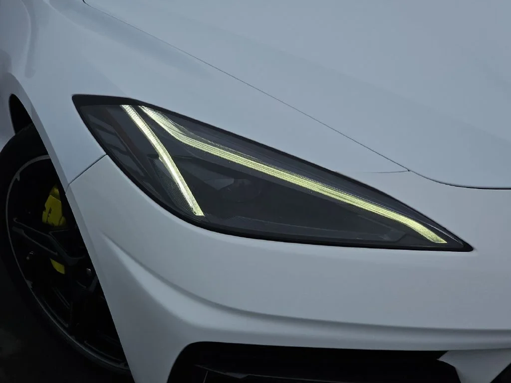 Used 2022 White Chevrolet Stingray image 35