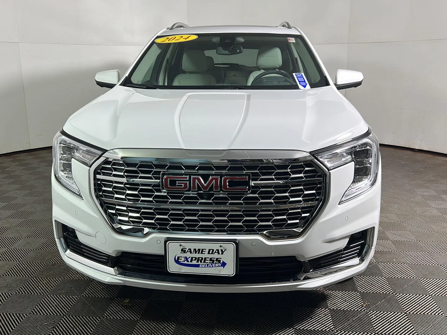 Used 2024 Summit White GMC Denali image 13