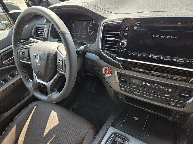 Used 2026 Platinum White Pearl Honda RTL image 32