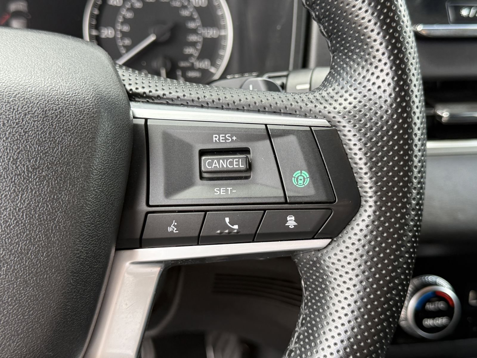 Used 2024 Alloy Silver Metallic Mitsubishi SE image 29