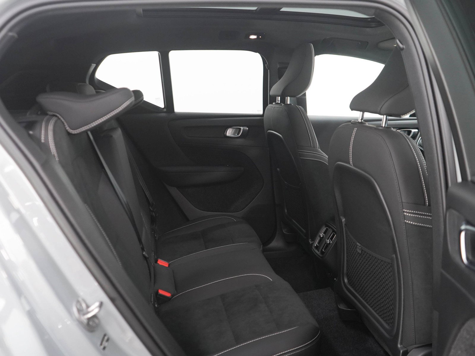 Used 2026 Gray Metallic Volvo B5 Ultra Black Edition image 12