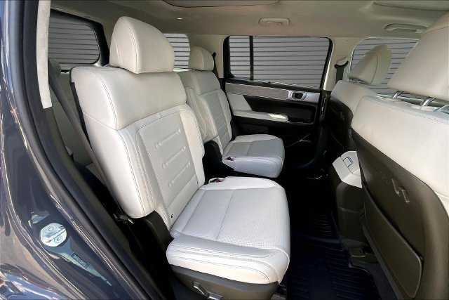 Used 2025 Gray Hyundai Calligraphy image 27