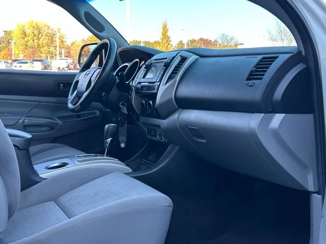 Used 2013 White Toyota Base image 24