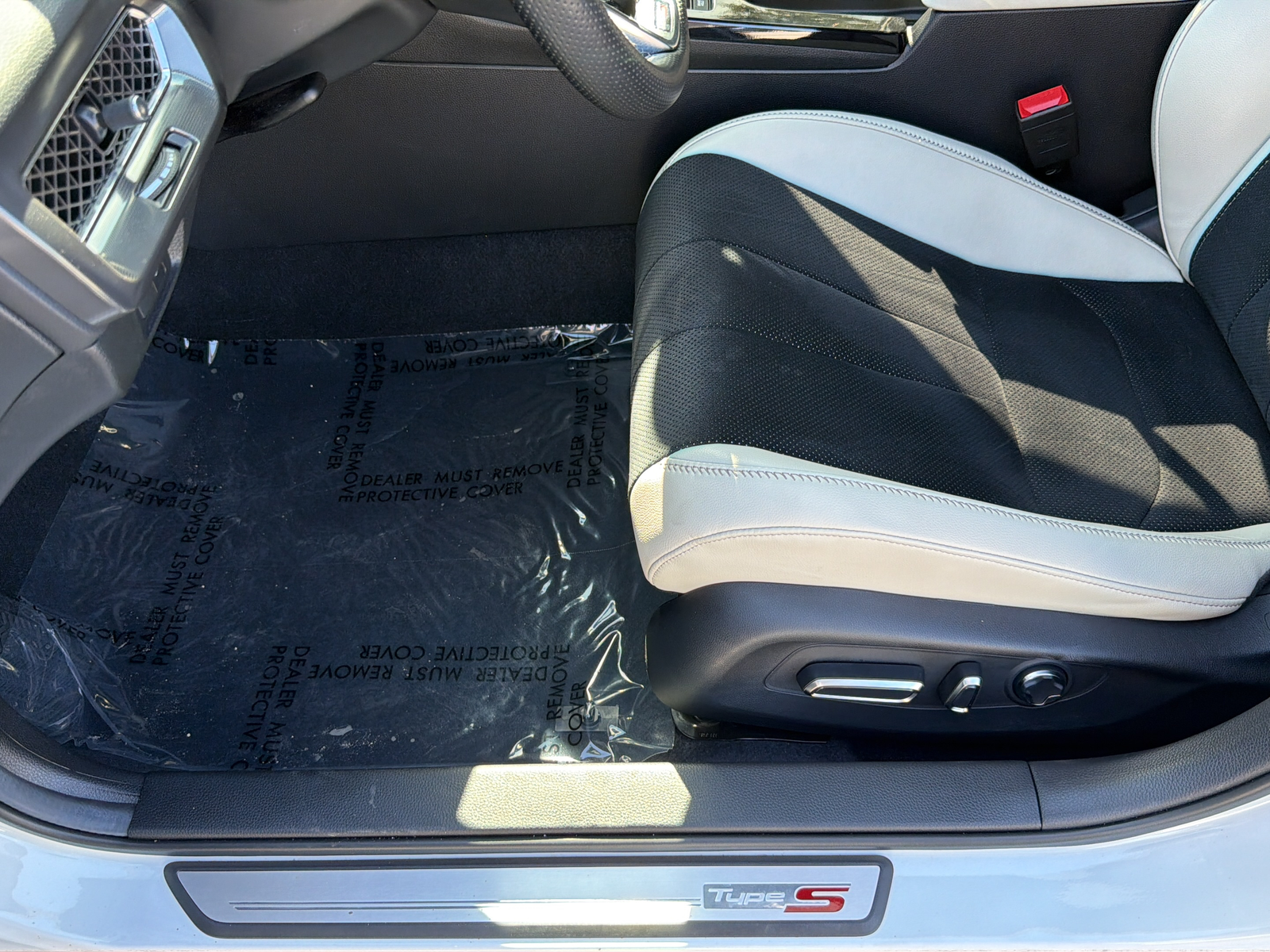 Used 2025  Acura Type S image 33