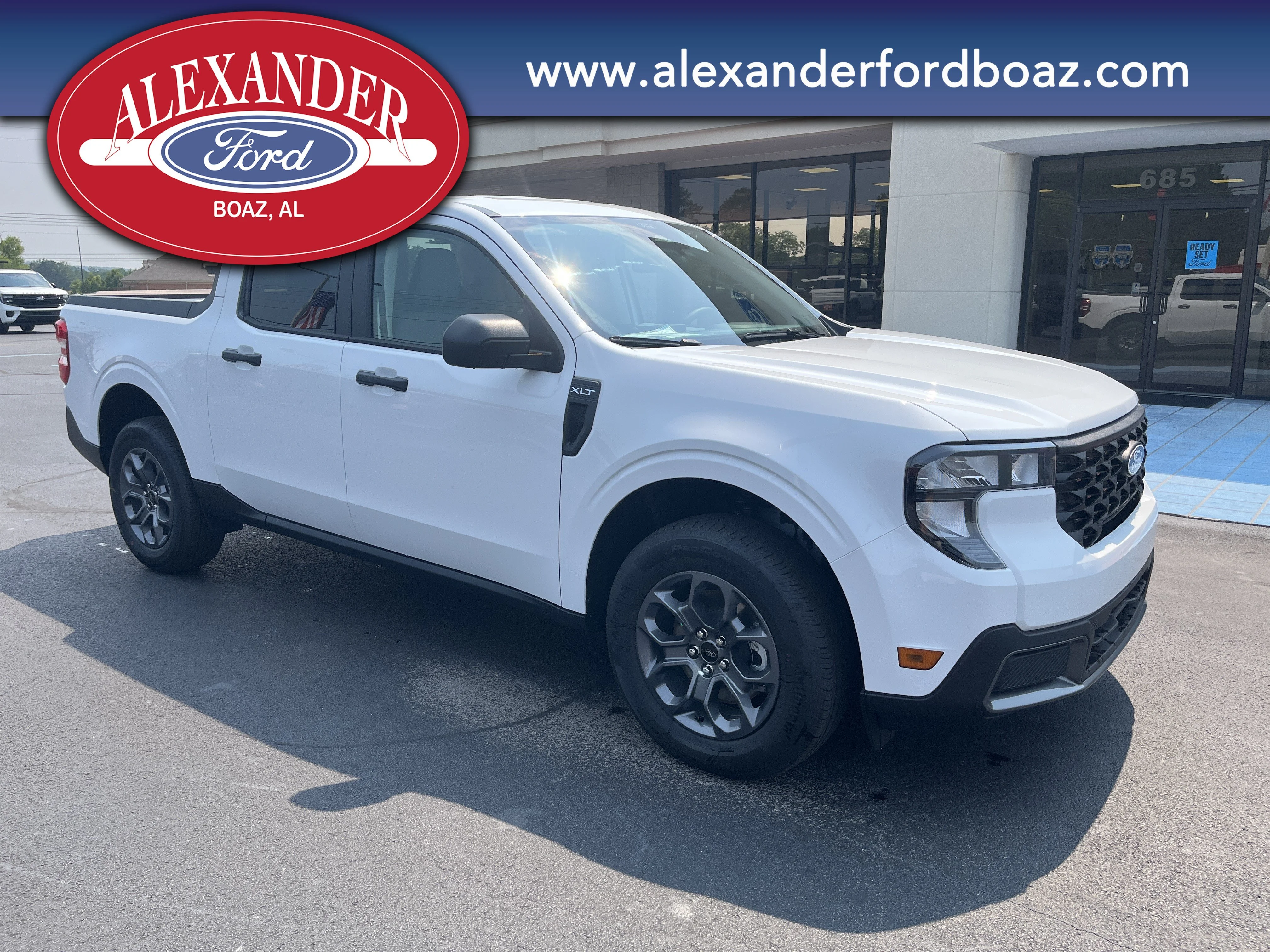 New 2026 Oxford White Ford XLT image 3