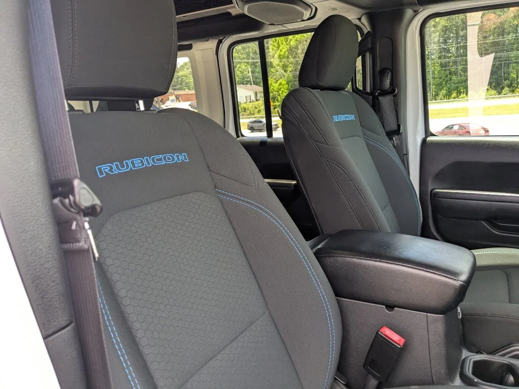 Used 2023 Bright White Clearcoat Jeep Rubicon image 27