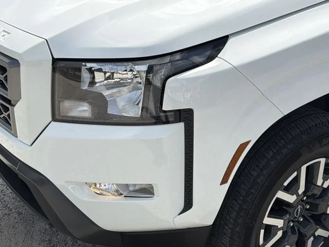 Used 2022 White Nissan SV image 8