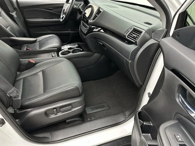 Used 2021 White Honda Touring image 26