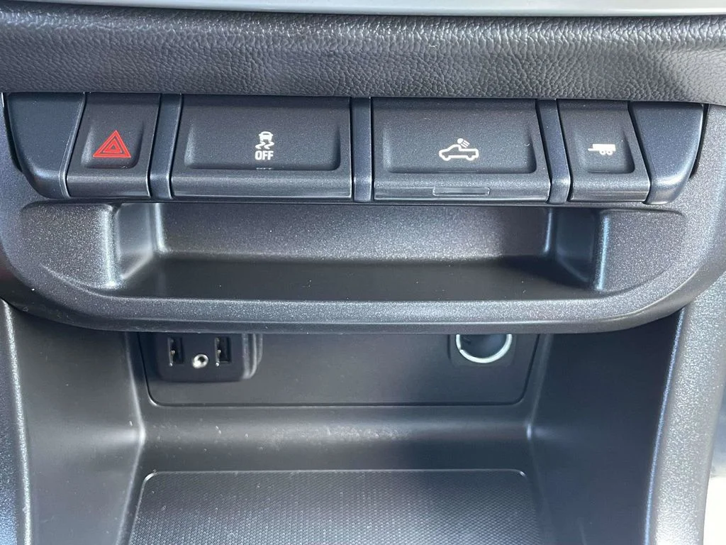 Used 2022 White Chevrolet LT image 38