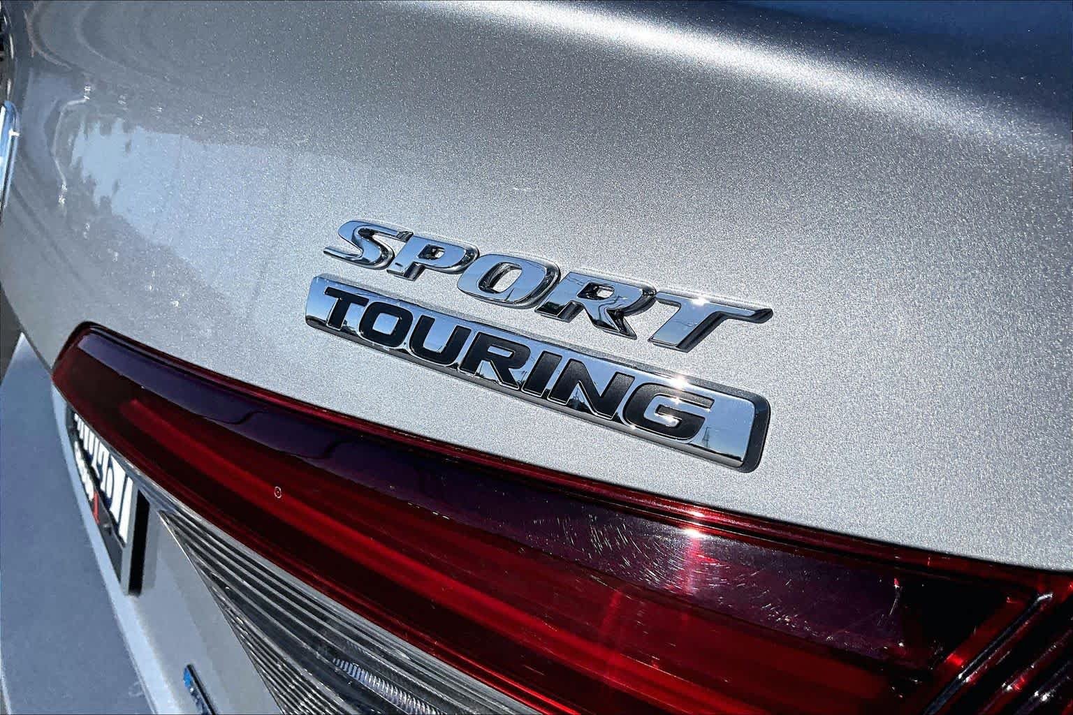 Used 2025 Solar Silver Metallic Honda Sport Touring image 9