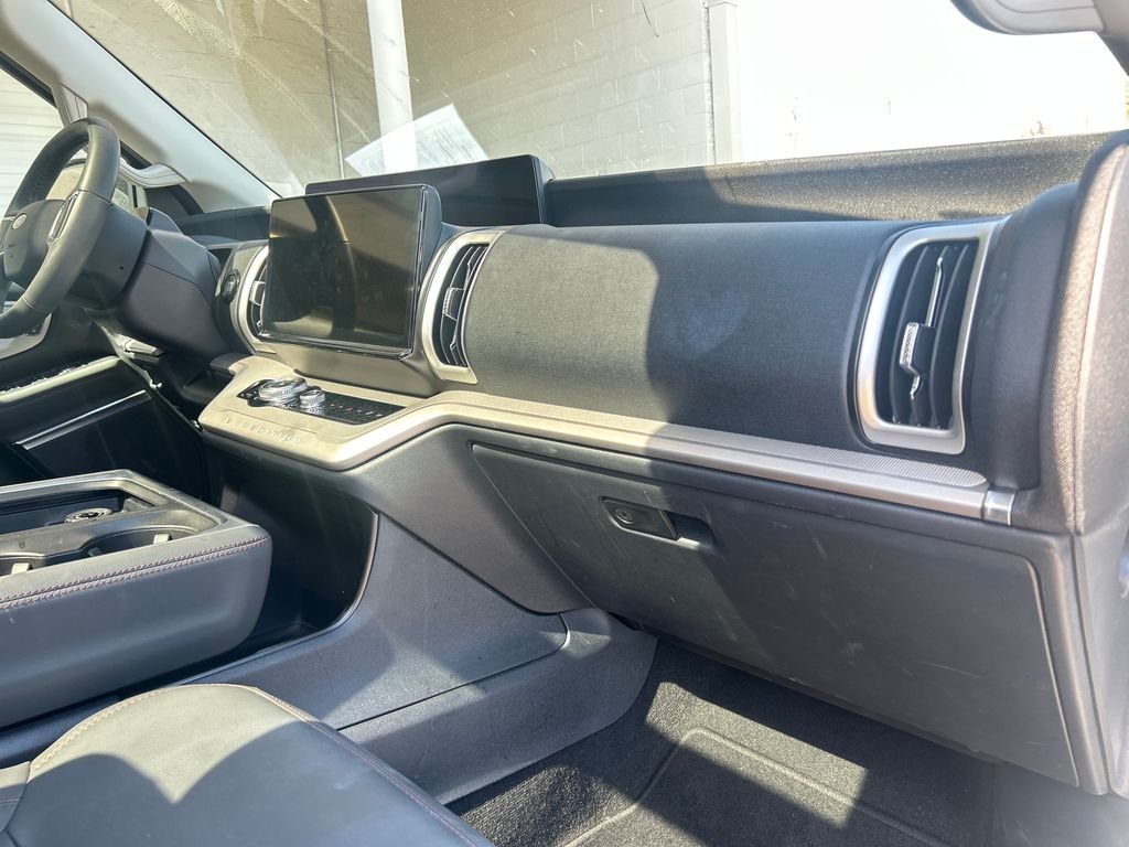 Used 2025 Gray Ford Active image 16