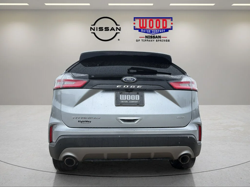 Used 2022 Iconic Silver Ford Titanium image 3