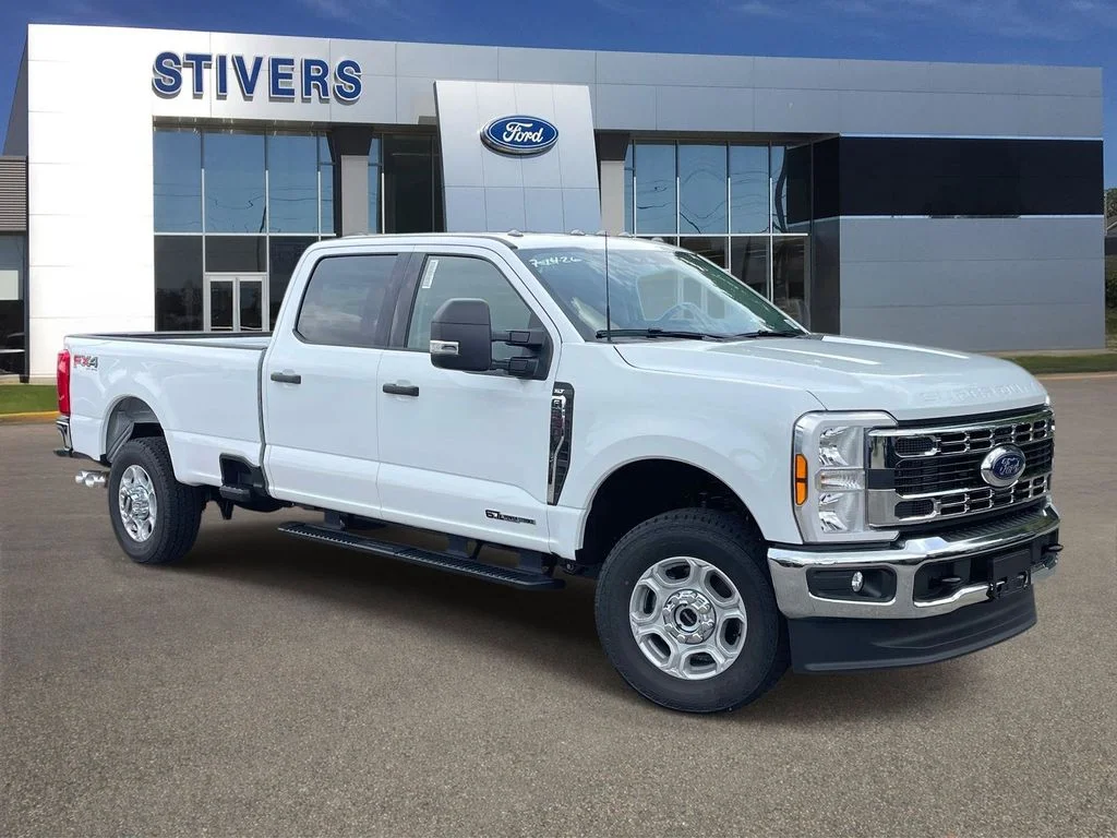 New 2026 Oxford White Ford XLT image 1