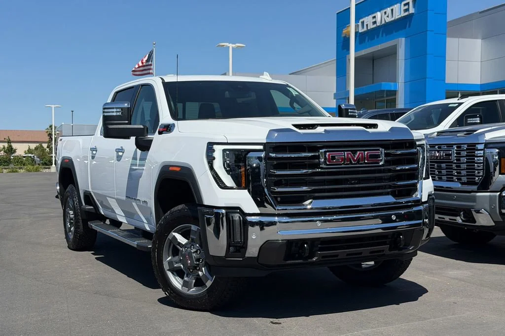 New 2026 Summit White GMC SLT image 1