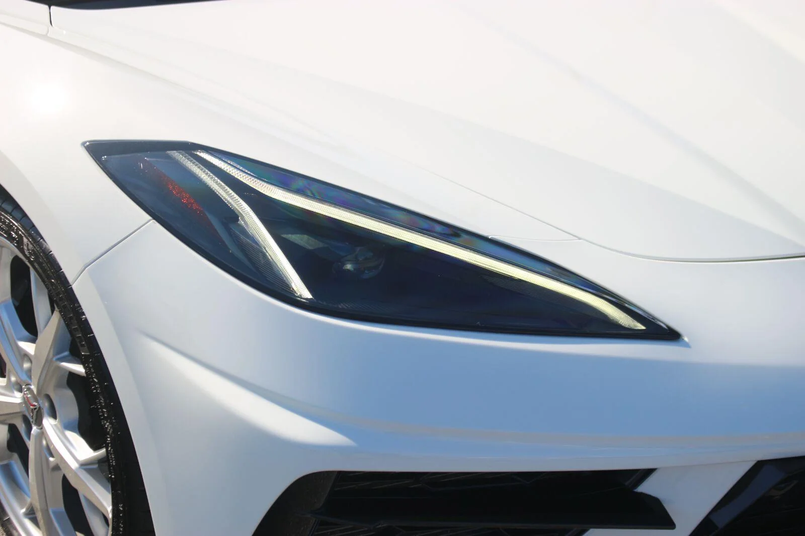 Used 2020 ARCTIC WHITE Chevrolet 2LT image 3