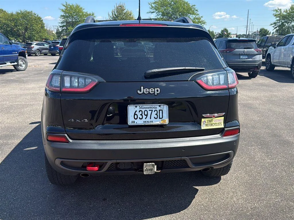 Used 2021 Diamond Black Crystal Pearlcoat Jeep Trailhawk image 4