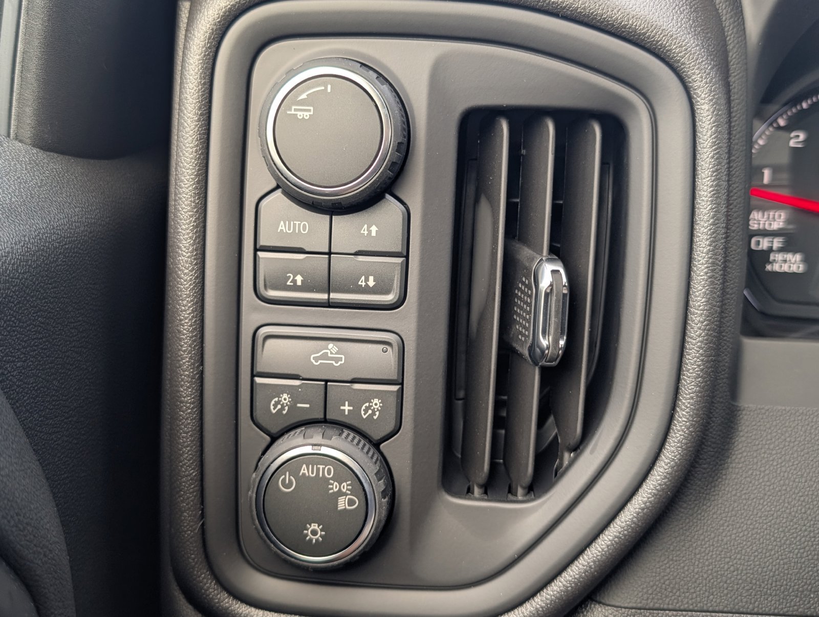 2026 Chevrolet Silverado 1500 Custom Trail Boss - Photo 15